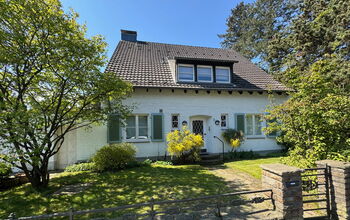 Wohlfühl-Idylle in Angermund: Zauberhaftes EFH! Umlaufendes Gartenrefugium mit altem Baumbestand!